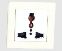 YL 011H 面闆插座(zuo)三孔-實驗室(shi)配件