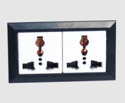 YL 011G 面闆插(chā)座六孔-實驗(yàn)室配件