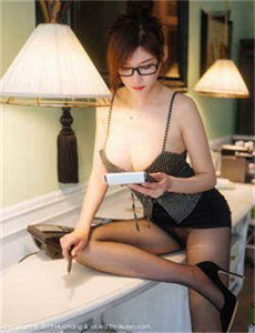 三个黑人玩一个女4P文-伊人久久亚洲精品一区